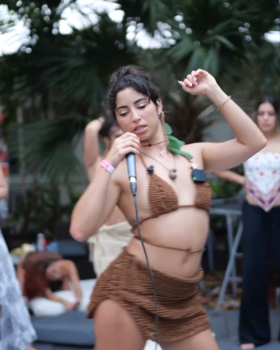 Performer dancing with the mic